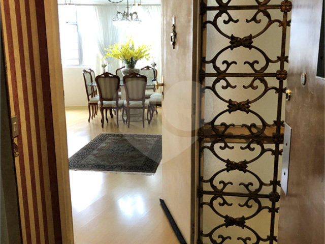 Apartamento à venda com 4 quartos, sendo 1 suíte,  em Jardim Europa, São Paulo, SP