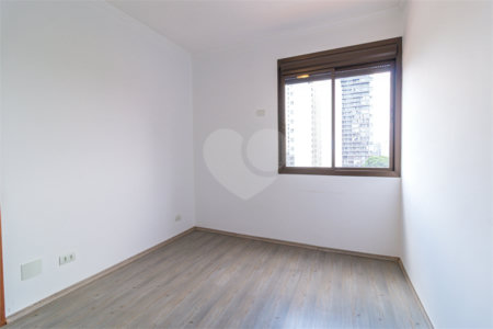 Apartamento à venda com 4 quartos, sendo 3 suítes,  em Chácara Santo Antônio, São Paulo, SP