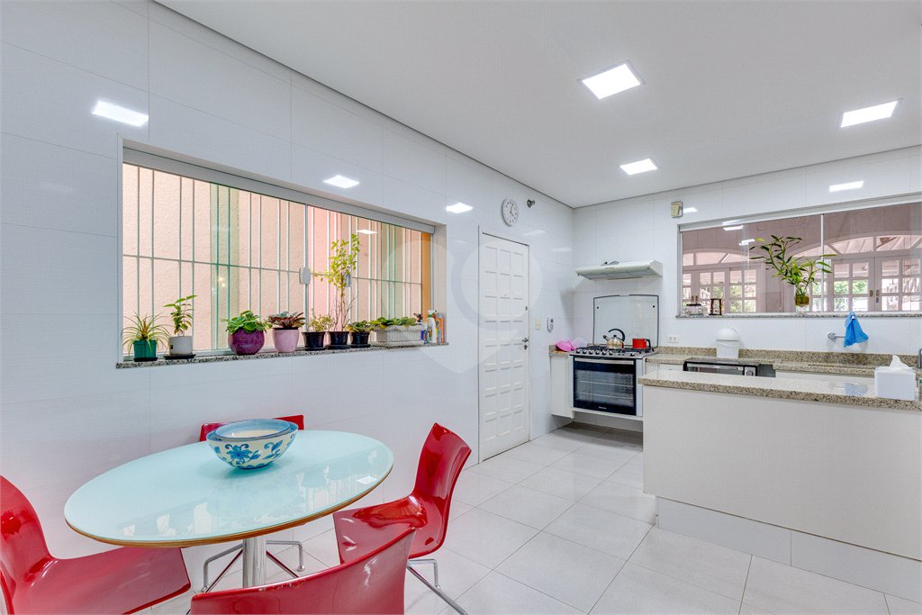 Casa à venda com 4 quartos, sendo 1 suíte, em Brooklin Paulista, São Paulo, SP