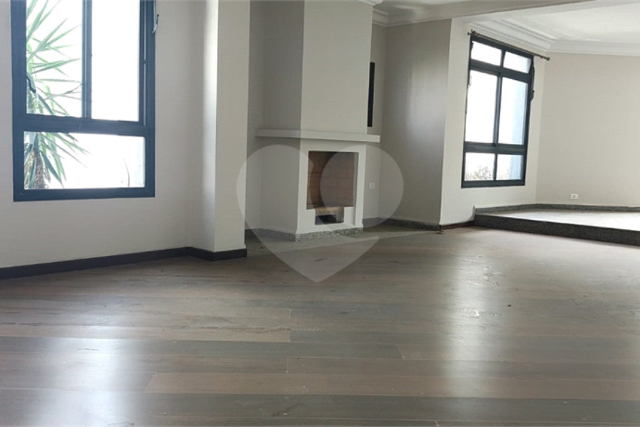 Duplex à venda com 3 suítes em Morumbi, São Paulo, SP