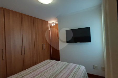 Apartamento à venda com 3 quartos, sendo 1 suíte, em Campo Belo, São Paulo, SP