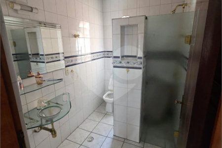Sobrado à venda ou para alugar com 6 quartos, sendo 2 suítes, em Santana, São Paulo, SP