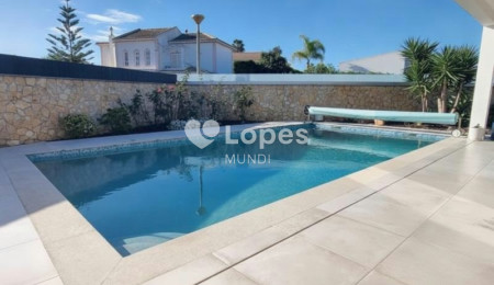 Casa com 3 quartos à venda em Mexilhoeira Grande, Portimão, Portugal – Piscina