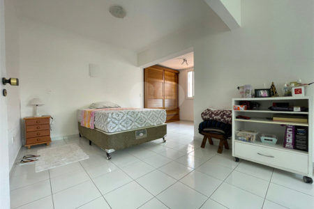 Sobrado à venda com 3 quartos, sendo 2 suítes, em Alto da Boa Vista, São Paulo, SP