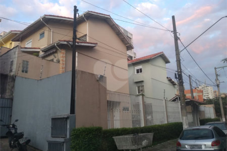 Casa em condomínio à venda com 3 quartos, sendo 1 suíte,  em Jardim Caboré, São Paulo, SP