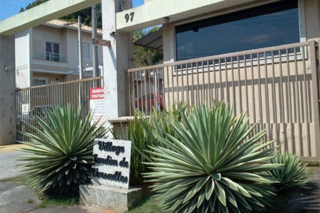 Casa à venda com 3 quartos, sendo 1 suíte, no condomínio Village Jardim Versailles, Jundiaí - SP