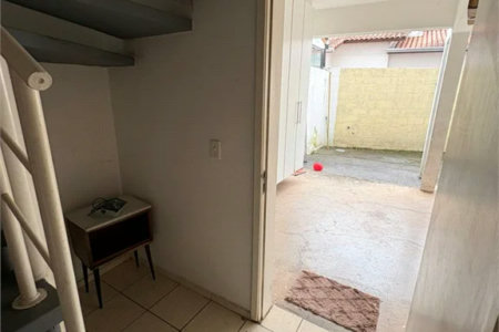 Casa à venda com 3 quartos, sendo 1 suíte, no condomínio New Village, Cotia - SP