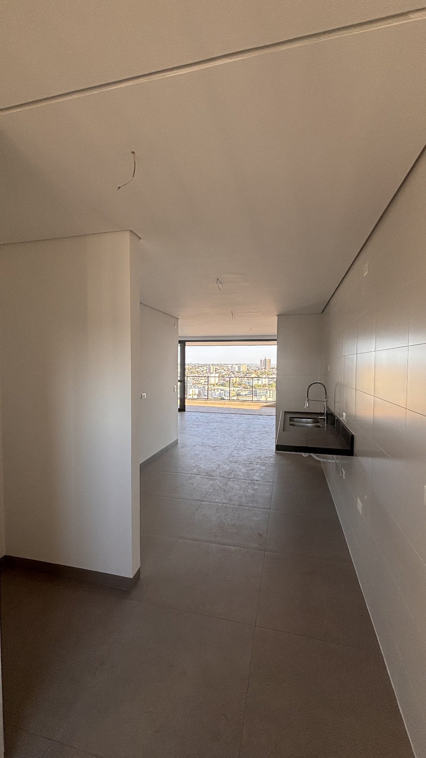 Apartamento à venda com 3 suítes em Edifício Majestic, Presidente Prudente, SP