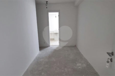 Apartamento à venda com 3 suítes em Moema, São Paulo, SP