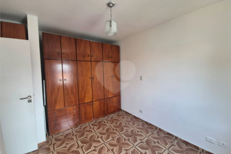 Casa à venda com 3 quartos, sendo 2 suítes, no condomínio Quintas Marajoara, São Paulo - SP