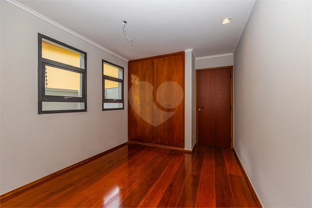 Casa à venda com 4 quartos, sendo 2 suítes, em Jardim Marajoara, São Paulo, SP