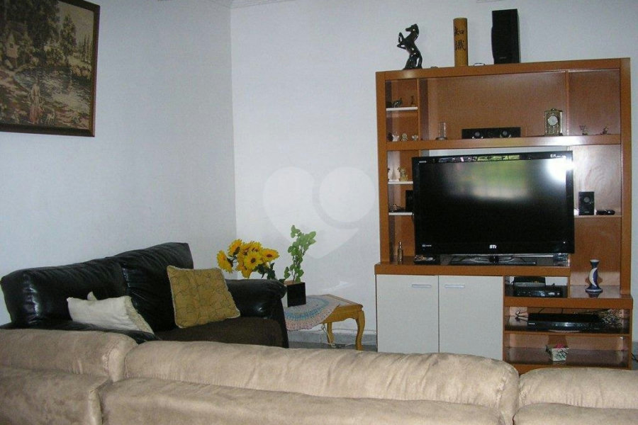 Sobrado à venda com 3 quartos em Carandiru, São Paulo, SP