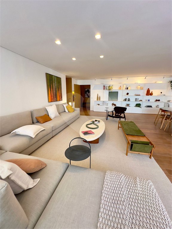 Apartamento à venda com 4 suítes em Brooklin Paulista, São Paulo, SP
