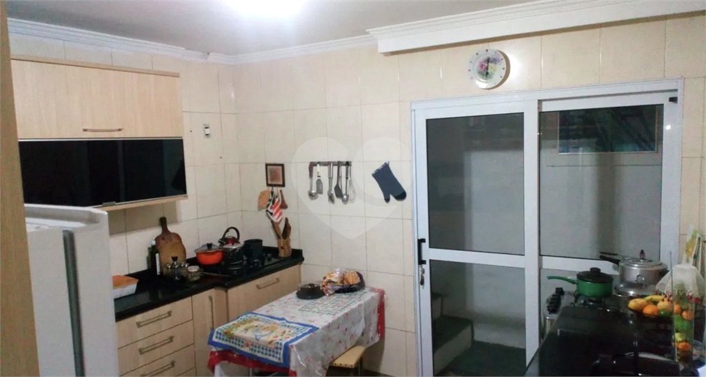 Sobrado à venda com 2 quartos em Jardim Rosemary, Cotia, SP