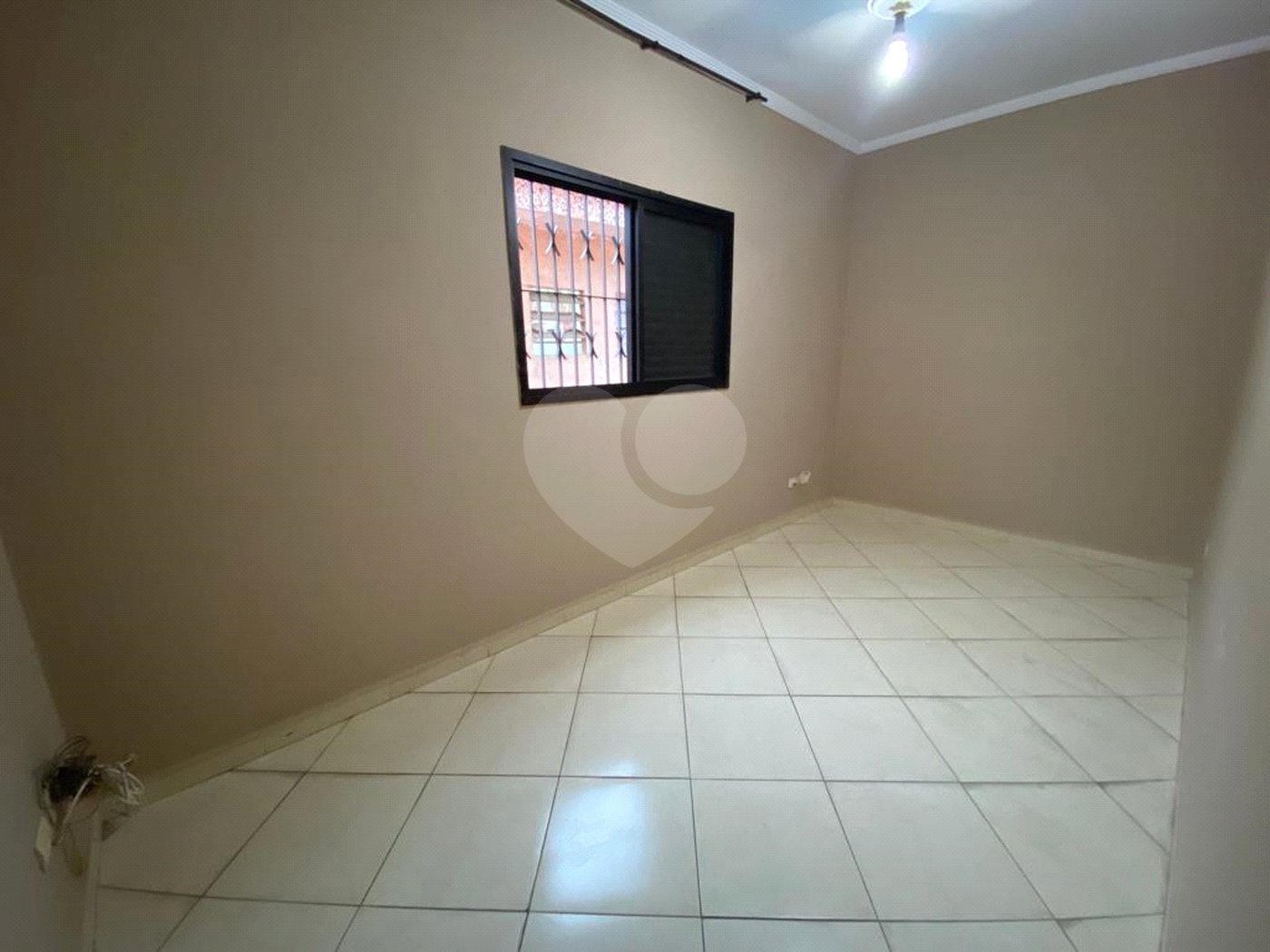 Casa à venda com 3 quartos, sendo 1 suíte, em Vila Valença, São Vicente, SP