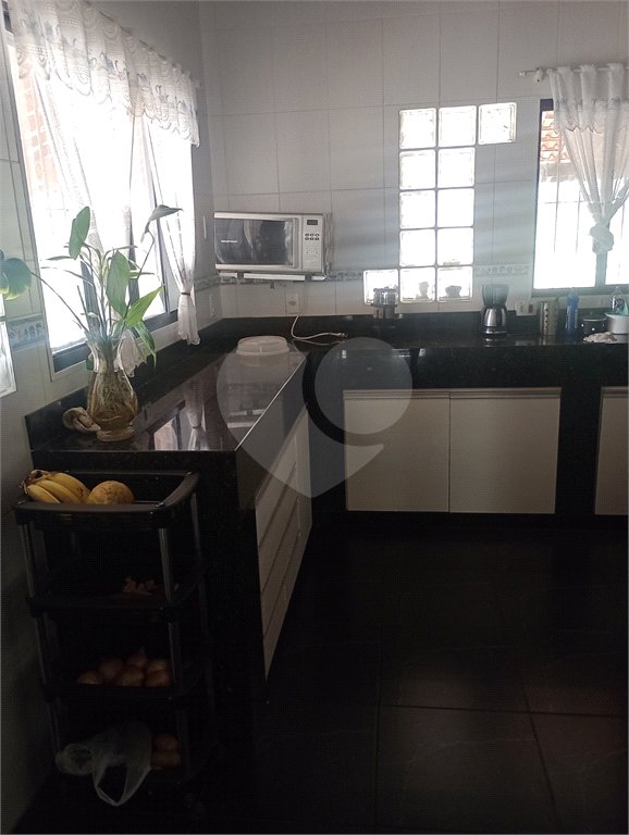 Casa à venda com 3 quartos, sendo 1 suíte, no condomínio Acmti - Colinas do Mosteiro, Terras de Itaici e Recanto dos Pássaros, Indaiatuba - SP