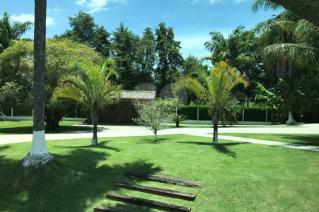 Casa à venda com 4 suítes no Centro, Guararema, SP