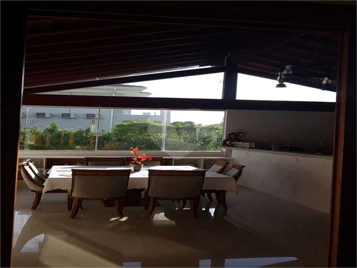Casa à venda com 5 quartos, sendo 3 suítes, no condomínio Residencial Vale das Laranjeiras, Indaiatuba - SP