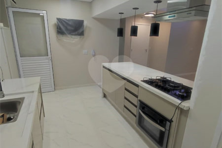 Apartamento à venda com 3 quartos, sendo 2 suítes,  em Jardim Arpoador, São Paulo, SP