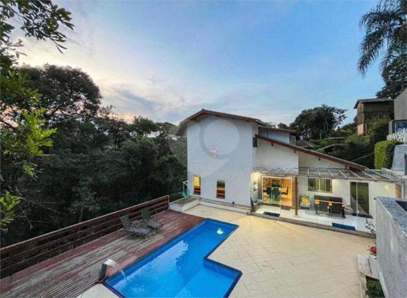 Casa à venda ou para alugar com 4 suítes no condomínio Associação Reserva das Hortênsias, Mairiporã - SP
