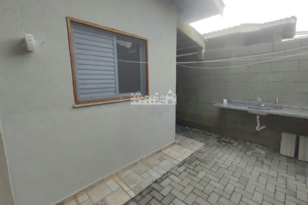 Casa à venda com 2 quartos, sendo 1 suíte, no condomínio Figueiras, Atibaia - SP