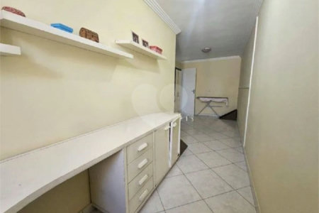 Casa à venda com 3 quartos, sendo 1 suíte,  no condomínio Residencial Villagio Vitória, Guarulhos - SP