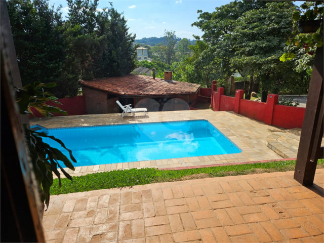 Casa à venda com 4 quartos, sendo 3 suítes,  no condomínio Residncial Euroville, Carapicuíba - SP