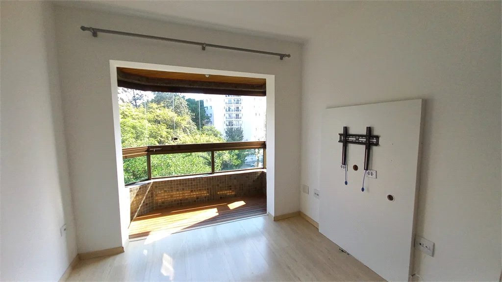 Apartamento à venda com 3 quartos, sendo 1 suíte, em Vila Indiana, São Paulo, SP
