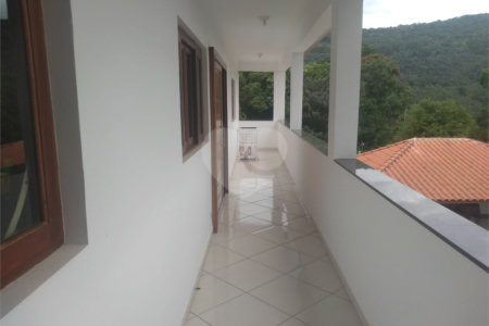 Chácara à venda com 4 suítes em Pirucaia, Mairiporã, SP