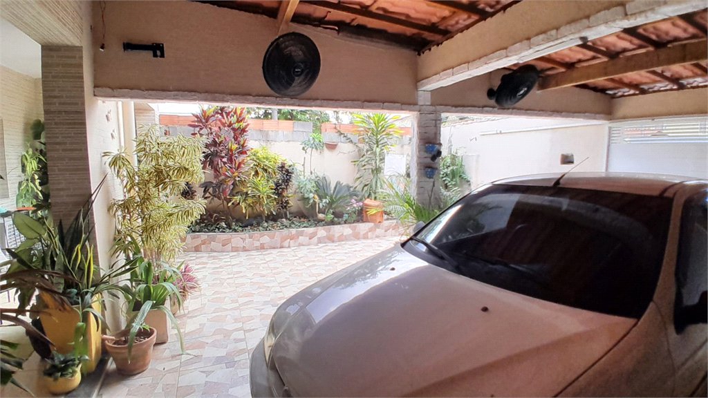 Casa à venda com 3 quartos em Campo Grande, Rio de Janeiro, RJ