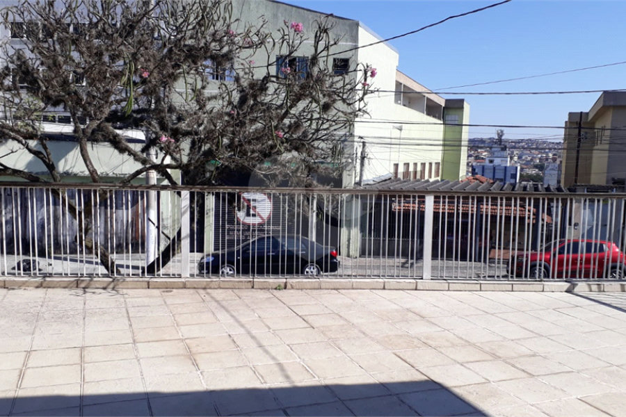 BELA CASA 274 M² C/ 3 QUARTOS 1 SALA 1 COZINHA 3 BANHEIROS 2 VAGAS Para Estacionamento coberta P/ VENDA NA V N Cachoeirinha