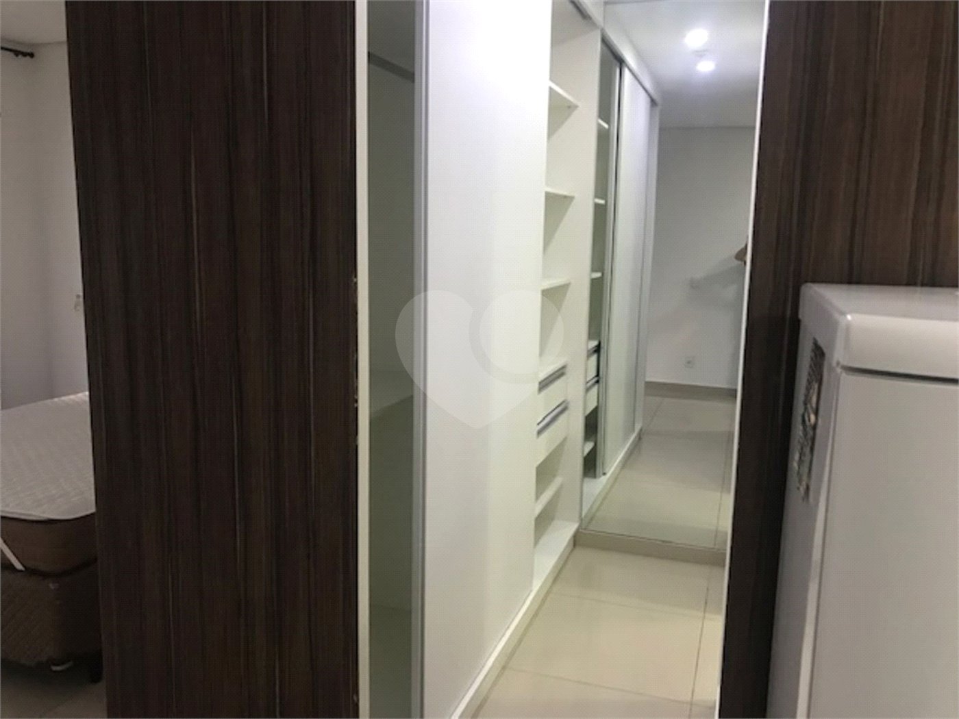 Studio à venda com 39 m² por 429 mil reais a 650 metros da estação Anhangabaú do metrô.