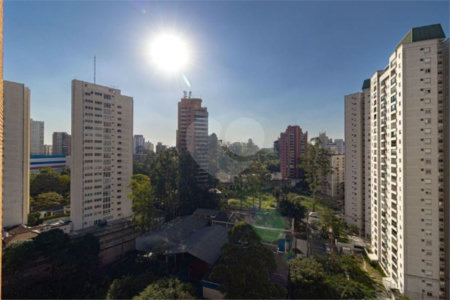 Apartamento à venda com 3 suítes em Jardim Parque Morumbi, São Paulo, SP