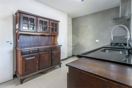 Apartamento à venda com 3 quartos, sendo 1 suíte, em Santo Amaro, São Paulo, SP