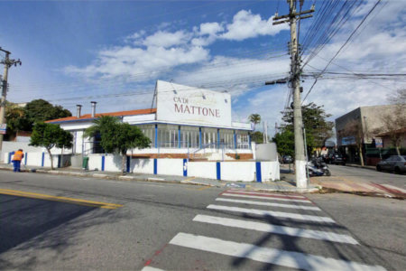 Imóvel Comercial de Esquina Preparado para Restaurante ou Bar no Centro de Vinhedo – 251 m²