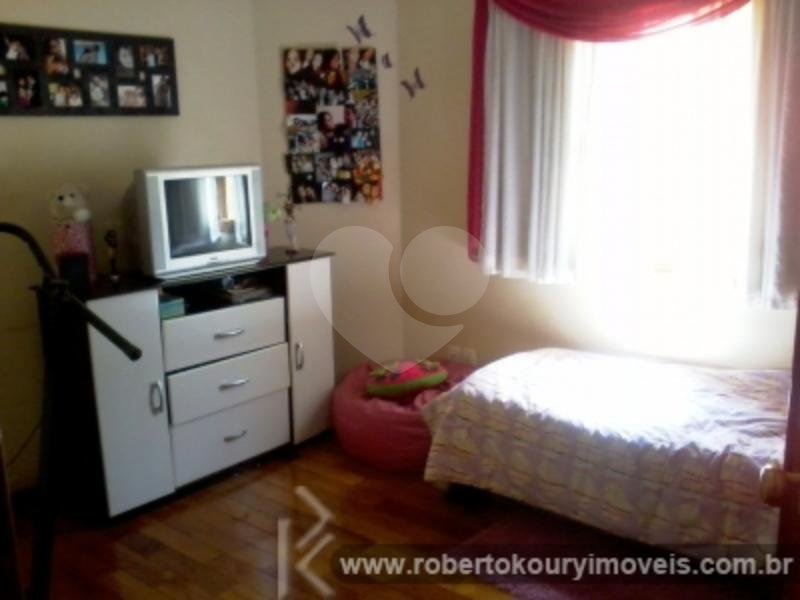 Casa à venda com 4 quartos em Parque Morumbi, Votorantim, SP