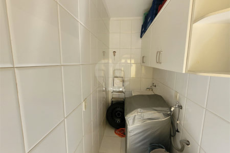 Sobrado à venda com 3 quartos, sendo 1 suíte, em Vila dos Remédios, São Paulo, SP