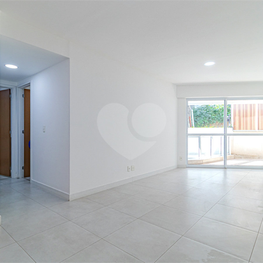 Apartamento à venda com 3 quartos, sendo 1 suíte, em Lagoa, Rio de Janeiro, RJ