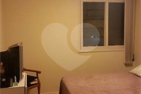 Apartamento à venda com 3 quartos, sendo 1 suíte, em Aclimação, São Paulo, SP