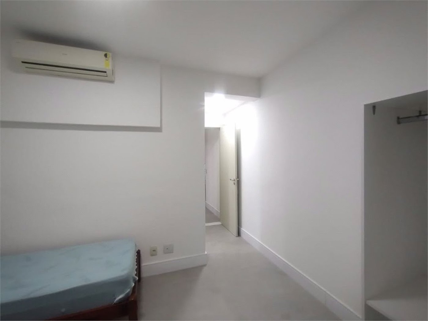 Apartamento Residencial à venda, Jardim Astúrias, Guarujá - AP0683.