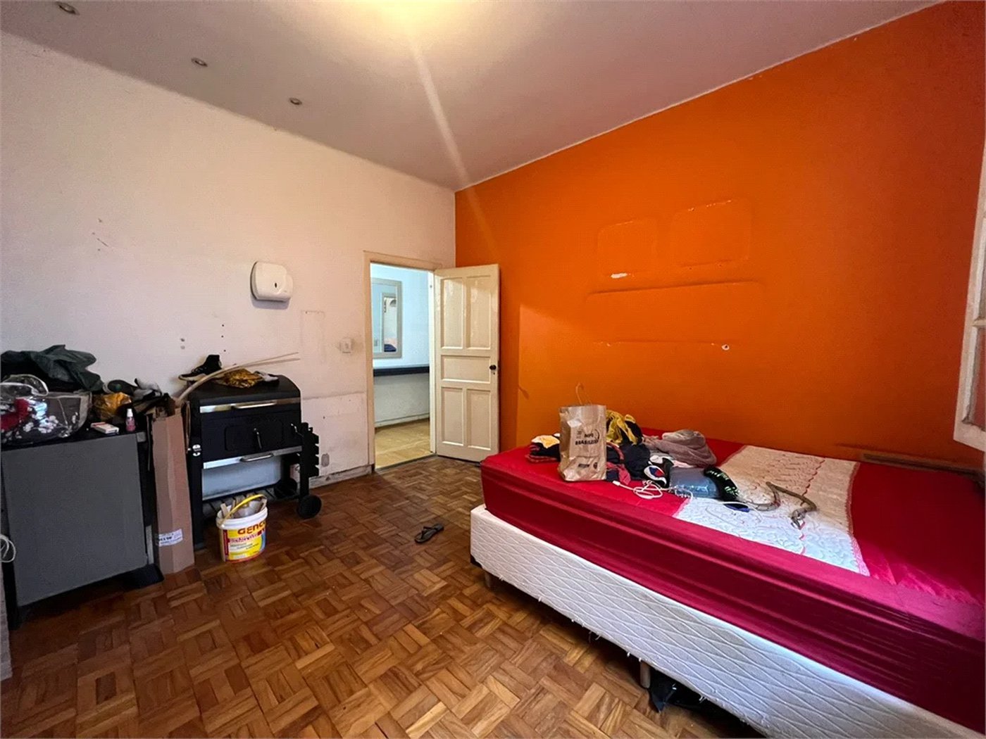 Casa à venda com 4 quartos, sendo 1 suíte, em Jardim Colombo, São Paulo, SP