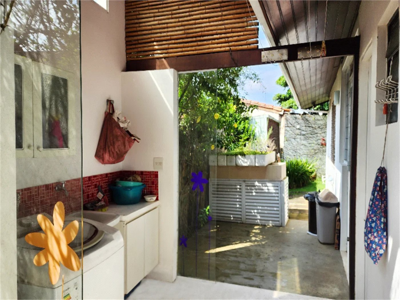 Casa à venda com 4 quartos, sendo 2 suítes, no condomínio Vila Nova de Gaia, São Paulo - SP