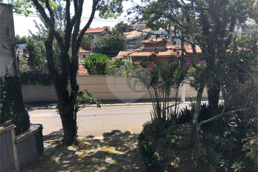 Sobrado à venda com 5 quartos, sendo 1 suíte,  em Jardim São Bento, São Paulo, SP