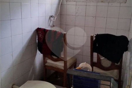 Casa à venda com 5 quartos, sendo 3 suítes, no condomínio Vilarejo, Rio de Janeiro - RJ