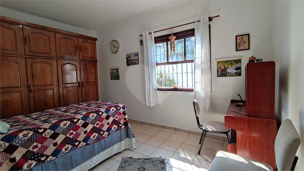 Sobrado à venda com 4 quartos, sendo 2 suítes, em Interlagos, São Paulo, SP