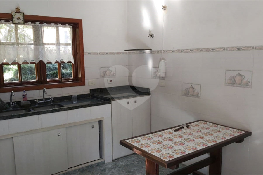 Sobrado à venda com 3 quartos, sendo 2 suítes, em Serra da Cantareira, Mairiporã, SP