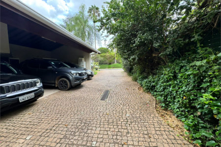 Casa à venda com 5 suítes no condomínio Residencial Bougainville, Campinas - SP