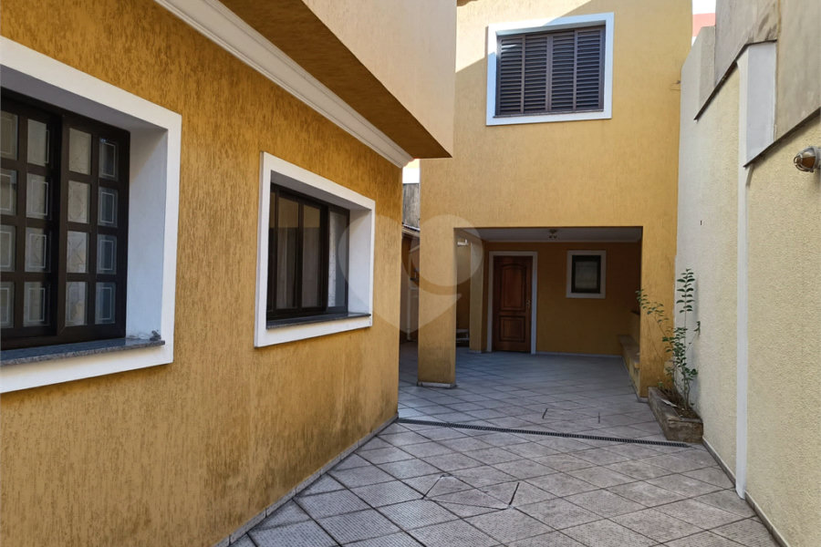 Sobrado à venda com 3 quartos, sendo 1 suíte, em Vila Paiva, São Paulo, SP