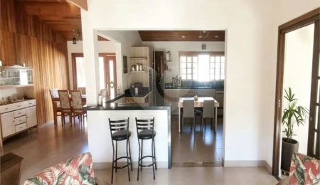 Casa à venda com 3 quartos, sendo 2 suítes,  em Mantiqueira, Mairiporã, SP