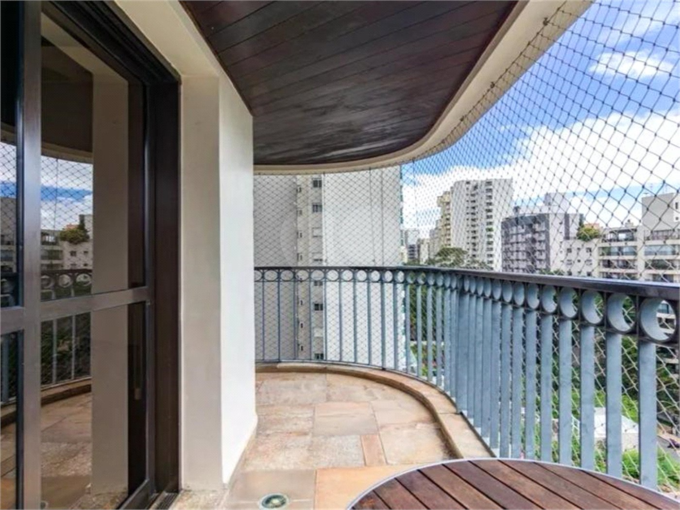 Apartamento à venda com 4 quartos, sendo 3 suítes, em Vila Andrade, São Paulo, SP